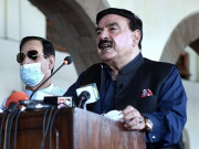 ٹرین چلانے سے متعلق حتمی فیصلہ منگل کو ہوگا وزیر ریلوے