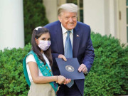 کورونا کے خلاف جنگ  امریکا میں خدمات پر پاکستانی طالبہ کے لیے اعزاز