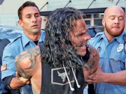 ڈبلیو ڈبلیو ای سپر اسٹار ساتھی کو گاڑی سے ٹکر مارنے پر گرفتار