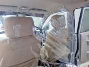 کورونا سے بچاؤ ڈرائیور اور عقبی سیٹ پر بیٹھنے والوں کیلیے پارٹیشن تیار