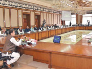 حکومت کورونا کے بڑھتے کیسز پر پریشان اسمارٹ لاک ڈاؤن میں سختی کا فیصلہ