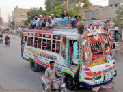 کورونا حفاظتی اقدام کی دھجیاں اڑانیوالے 68 بس ڈرائیور گرفتار