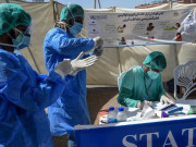 ملک بھر میں 2 ہزار 327 ڈاکٹرز کورونا کا شکار