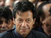 پختونخوا کے برطرف وزیر نے عمران کیخلاف ایک ارب ہرجانے کا مقدمہ کردیا