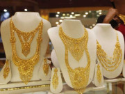 عالمی مارکیٹ سمیت پاکستان میں بھی سونے کی قیمت گرگئی