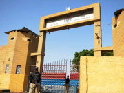 کراچی حیدرآباد اور سکھر کی جیلوں میں رینجرز اور پولیس کا مشترکہ سرچ آپریشن