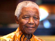 منڈیلا کا جسد آخری دیدار کیلیے رکھ دیا گیا دیکھنے والوں کا ہجوم 