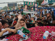 ن لیگی کارکنوں اور پولیس میں تصادم مریم نوازکی نیب پیشی منسوخ