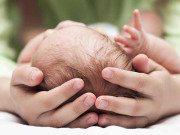 حکومت کا ماؤں کو بچے کی پیدائش سے 2 سال تک وظیفہ دینے کا فیصلہ