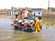 چند گھنٹوں کی بارش سرجانی زیر آب آنے سے لاکھوں مکین رل گئے