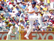 پرتھ ٹیسٹ آسٹریلوی طوفان کے سامنے انگلش قدم اکھڑنے لگے