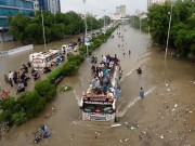 کراچی میں آج موسلا دھار بارش اور کل شدت میں اضافے کی پیشگوئی