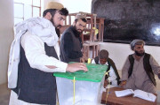 ڈی آئی خانپی کے67 پرضمنی انتخاب میں تحریک انصاف کےامیدوار27 ہزار855 ووٹ لیکرکامیابغیرسرکاری نتائج