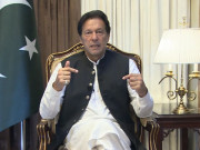 پاک فوج حکومت کی تمام پالیسیوں کی حمایت کرتی ہے وزیراعظم