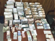 سابق انکم ٹیکس افسر کے گھر سے 33 کروڑ روپے برآمد