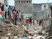 کراچی میں ایک ہفتے کے دوران دوسری رہائشی عمارت منہدم 2 افراد جاں بحق