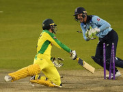 دوسراون ڈے آسٹریلوی بیٹنگ پر اچانک لرزہ طاری ہوگیا