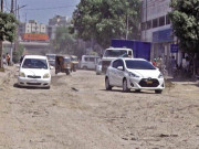 فشریز کی سڑکیں تباہ گندے پانی سے تعفن پھیلنے لگا