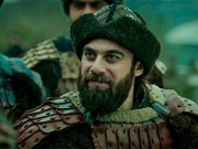 ارطغرل غازی کے ’دوآن الپ‘ پاکستان پہنچ گئے