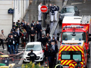 فرانس گستاخانہ خاکے شائع کرنے والے میگزین کے دفتر پر چاقو بردار شخص کا حملہ