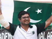 پاکستان کے محمد راشد نے بھارت کو شکست دیکر اخروٹ توڑنے کا عالمی ریکارڈ بنا ڈالا