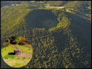 ایک گرجا۔۔۔۔۔ آتش فشاں کے اندر