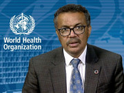 عالمی ادارۂ صحت کے ڈائریکٹر جنرل ٹیدروس ادھانوم غیبریسس کا کہنا ہے کہ  ویکسین وبا کو روکنے کے لیے  معاون تو ہوگی لیکن احتیاطی تدابیر کی متبادل نہیں۔ (فوٹو، فائل)  