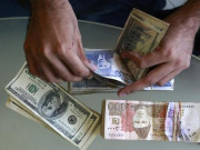 روپے کے مقابلے میں ڈالر کی قدر میں ایک بار پھر اضافہ