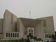 کورونا سے متاثرہ وکیل کی چیف جسٹس کے سامنے پیش ہونے پر کھلبلی