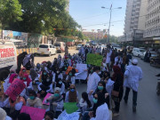 جامعہ کراچی میڈیکل امتحانات میں تاخیر طلبہ کا احتجاجی مظاہرہ