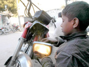 کام ملنا کم ہو گیا آٹو الیکٹریشن پیشہ چھوڑ کر آٹو مکینک بننے لگے