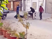 پارسل گھر پہنچانے والے موٹر سائیکل سوار نے ڈاکووؤں کو مار بھگایا