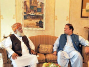 ’’خوب گزرے گی جو مل بیٹھیں گے دیوانے دو‘‘