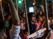 بنگلہ دیش اپوزیشن کا جمہوری مارچ ہزاروں افراد کی شرکت جھڑپوں میں 2 ہلاک