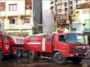 کراچی پیکیج پر عمل درآمد شروع چین سے 52 جدید فائر ٹینڈر بندرگاہ پہنچ گئے