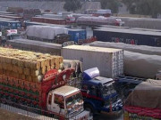 دھرنوں کے باعث کراچی میں اشیائے ضروریہ اور برآمدی سامان کی ترسیل معطل