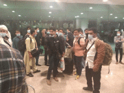 ملائیشیا میں ضبط طیارے کے مسافر وطن واپس آکر ایک اور مشکل میں پھنس گئے