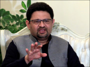 حکومت نے بجلی کی قیمت بڑھا کر عوام کی جیب پر 200 ارب کا ڈاکا ڈالا مفتاح اسماعیل