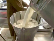 ریٹیلرز کا نوٹیفکیشن کے بغیر دودھ کی قیمت بڑھانے سے انکار