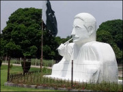 مجسمہ مالی اور کمیٹیاں