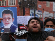 بھارتی فوج نے شہید بیٹے کی لاش مانگنے والے باپ پر ہی دہشت گردی کا مقدمہ بنا دیا