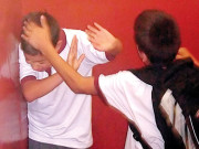 برطانوی طالب علموں میں تشدد کا بڑھتا رجحان