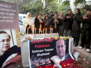 سلمان تاثیر کی تیسری برسی دعائیہ تقریب میں شمعیں روشن پیپلزپارٹی کی عدم شرکت    