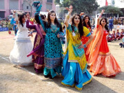 درس گاہوں سے رقص گاہوں تک 