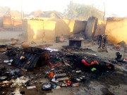 مٹھی اچانک آگ بھڑکنے سے 17 گھر خاکستر 2 خواتین جھلس کر زخمی