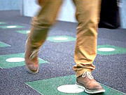 برطانیہ چلنے سے بجلی پیدا کرنیوالی ٹائلز متعارف  