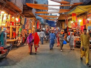 ملکی و غیرملکی سیاح اندرون شہرکی خوبصورتی کے دیوانے