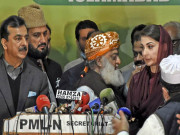 استعفوں پر اختلافات کے بعد پی ڈی ایم نے لانگ مارچ ملتوی کردیا