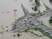 آسٹریلیا میں سو سالہ تاریخ کے بدترین سیلاب نے تباہی مچا دی