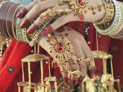 دلہن شادی کی رات ہی نقدی اور زیورات لے کر فرار